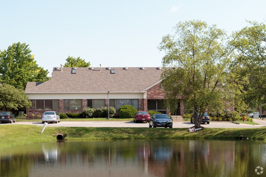 More Photos Of 301 E Carmel Dr, Carmel Unknown For Lease