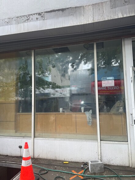 More Photos Of 31-55 Steinway st, Astoria Land For Lease