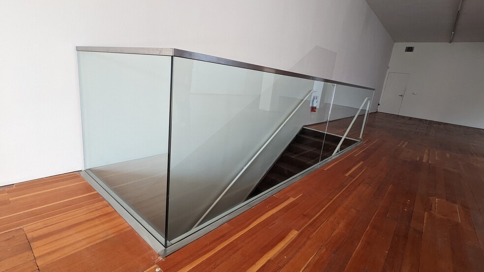 More Photos Of 1011-1013 Market St, San Francisco Storefront Retail Office For Lease