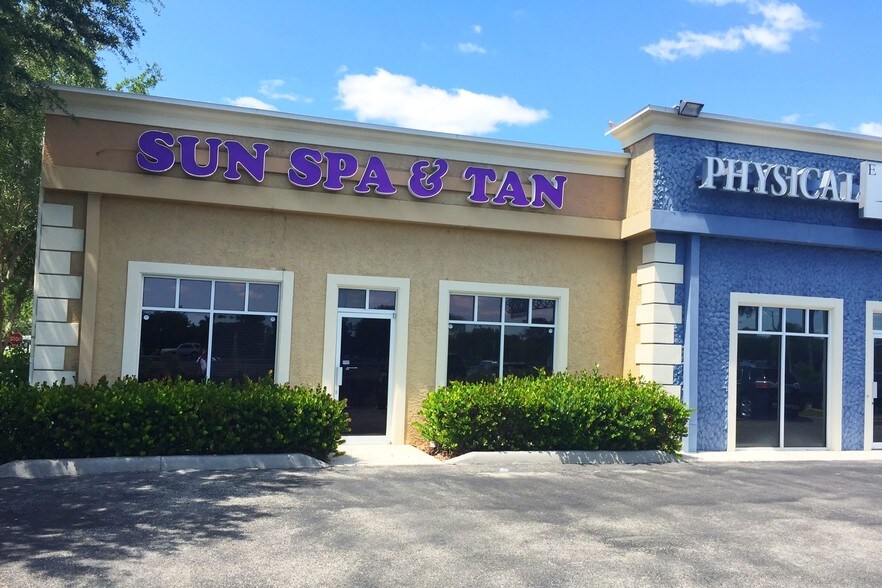 More Photos Of 2528-2548 Northbrooke Plaza Dr, Naples Storefront Retail Office For Lease