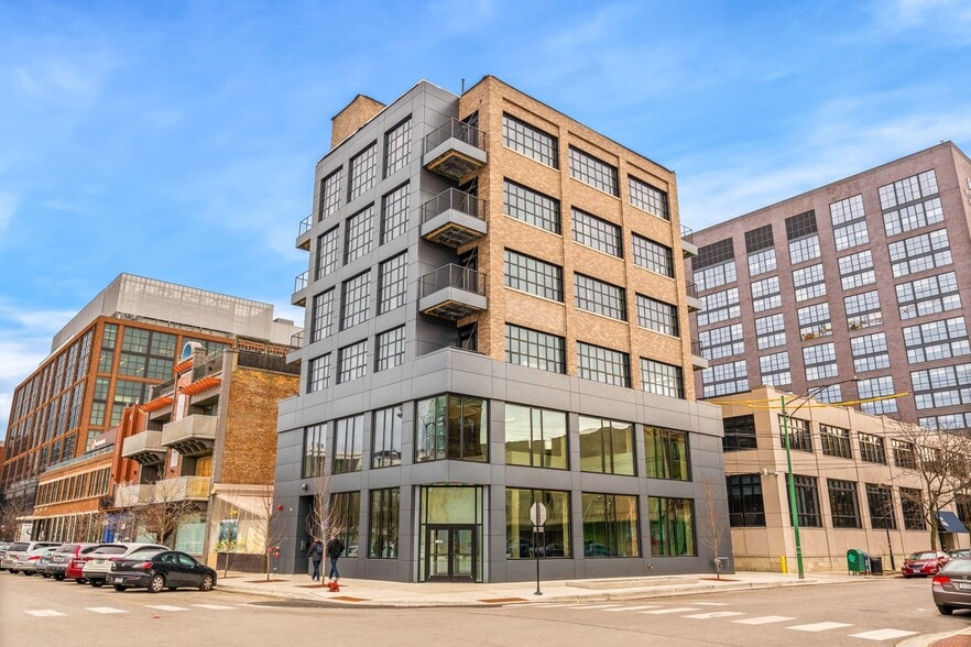 More Photos Of 1123 W Randolph St, Chicago Apartments For Lease