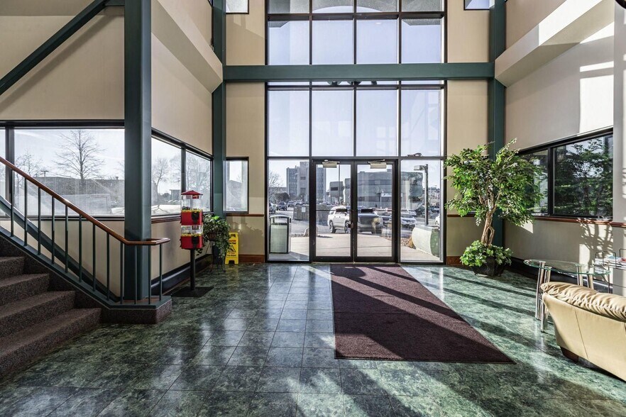 More Photos Of 700 N 3rd St, La Crosse Office For Lease