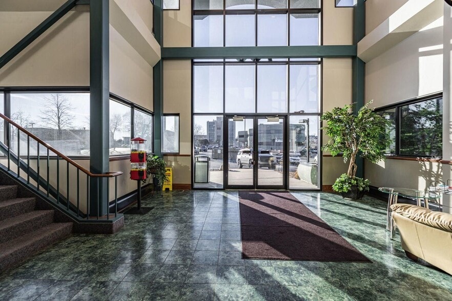More Photos Of 700 N 3rd St, La Crosse Office For Lease