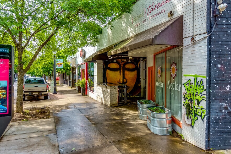 Primary Photo Of 477-485 Flat Shoals Ave SE, Atlanta Unknown For Lease