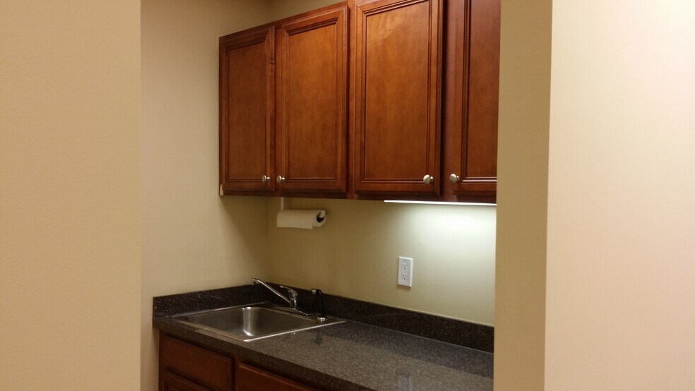 More Photos Of 3855 Shallowford Rd, Marietta Medical For Sale