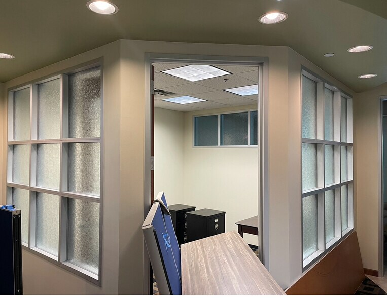 More Photos Of 3821 Juniper Trace, Bee Cave Loft Creative Space For Sale