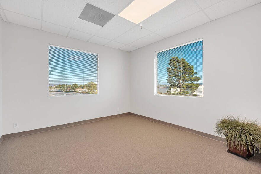 More Photos Of 15490 Civic Dr, Victorville Office For Sale