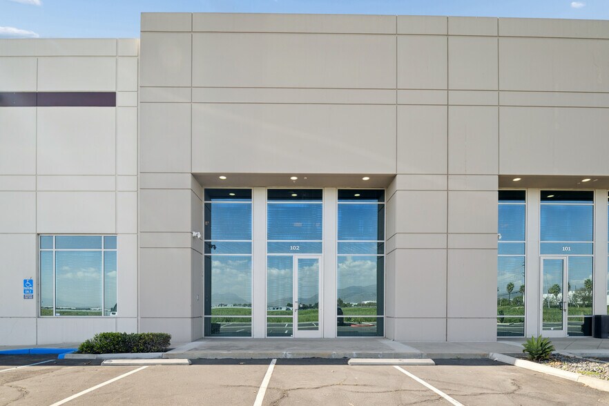 More Photos Of 7577 Airway Rd, San Diego Warehouse For Sale