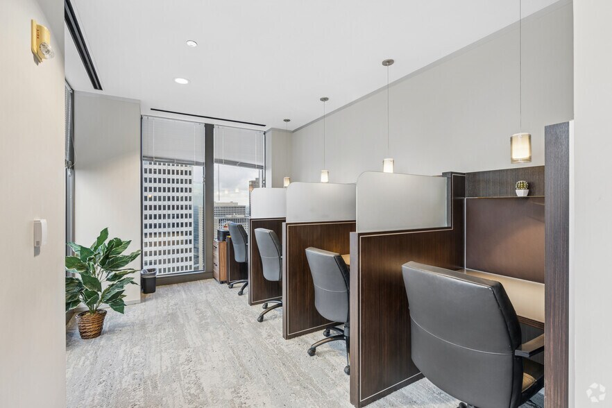 More Photos Of 700 Louisiana St, Houston Coworking Space