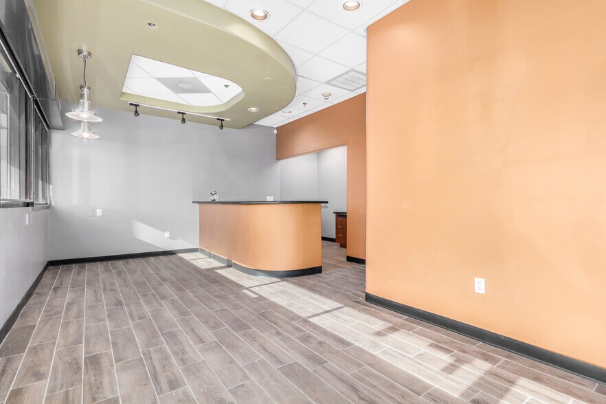 More Photos Of 13575 W Indian School Rd, Litchfield Park Medical For Lease