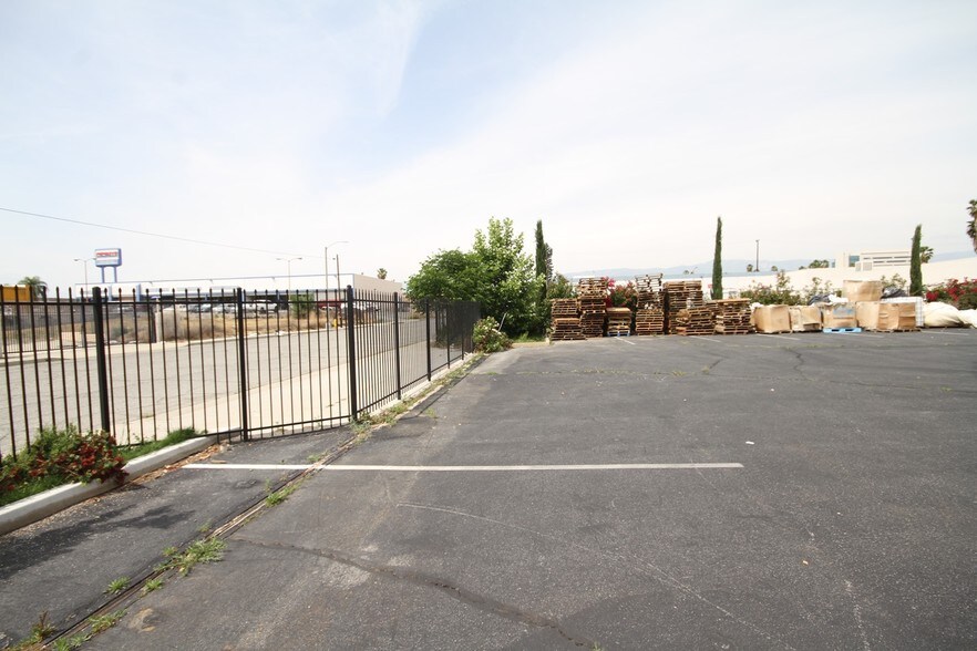 More Photos Of 444 Athol St, San Bernardino Warehouse For Sale