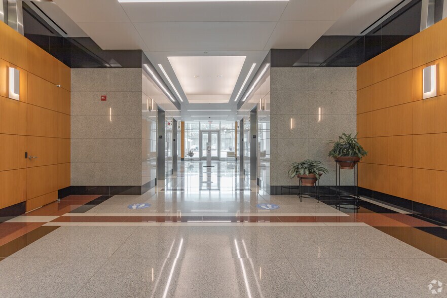 More Photos Of 2900 S Quincy St, Arlington Office For Sale