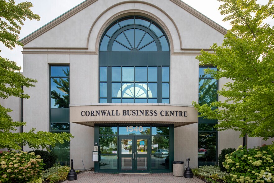More Photos Of 1540 Cornwall Rd, Oakville Office For Lease