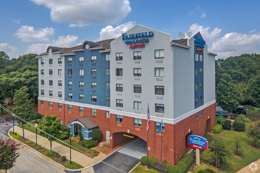 Primary Photo Of 1255 Walker Ave, East Point Hotel For Sale