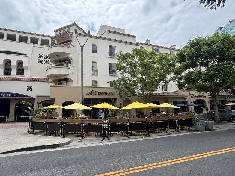 More Photos Of 1001 Glendon Ave, Los Angeles Apartments For Lease