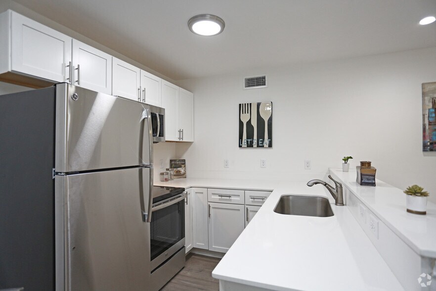 More Photos Of 4919 San Jacinto St, Dallas Apartments For Sale