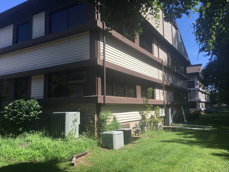 More Photos Of 838 Walker Sq, Dover Office For Sale