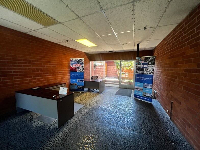 More Photos Of 440 Rutherford St, Goleta Warehouse For Lease