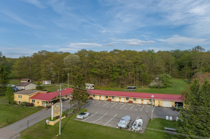 Primary Photo Of 17848 Garrett Hwy, Oakland Apartments For Sale