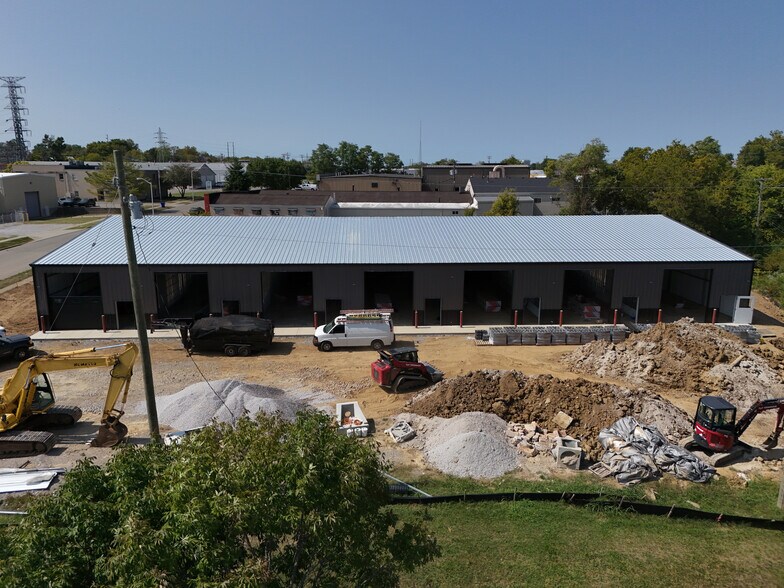 More Photos Of 901 Floyd Dr, Lexington Light Distribution For Lease