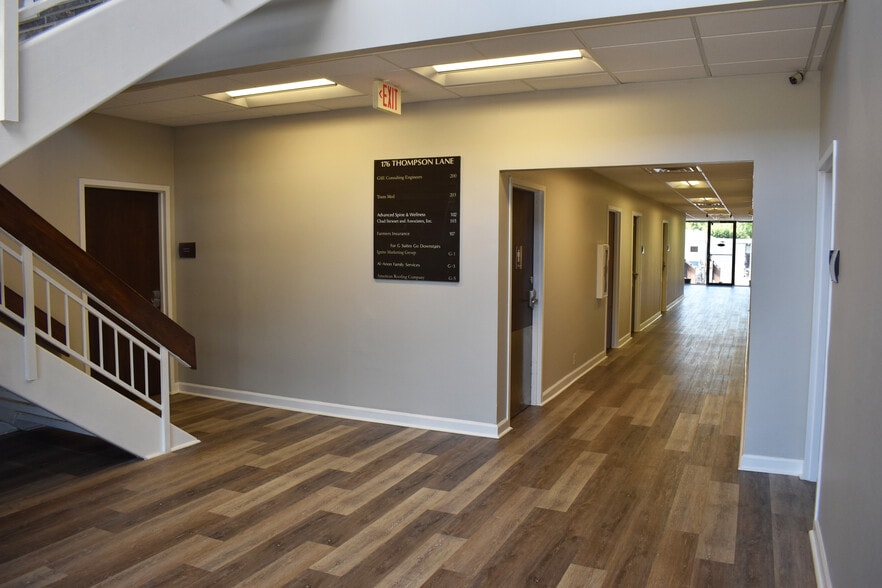 More Photos Of 176 Thompson Ln, Nashville Office For Lease