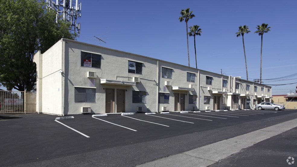 More Photos Of 2736-2742 W Orangethorpe Ave, Fullerton Loft Creative Space For Lease