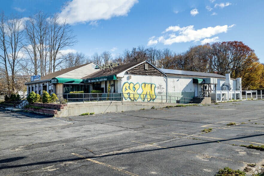 More Photos Of 1702 Middle Country Rd, Centereach Restaurant For Sale