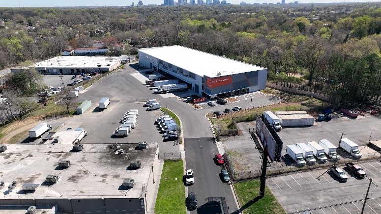 More Photos Of 690 Montana Dr, Charlotte Warehouse For Lease