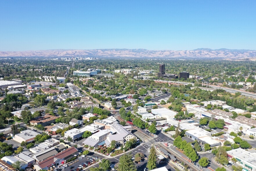 More Photos Of 476 E Campbell Ave, Campbell Unknown For Lease