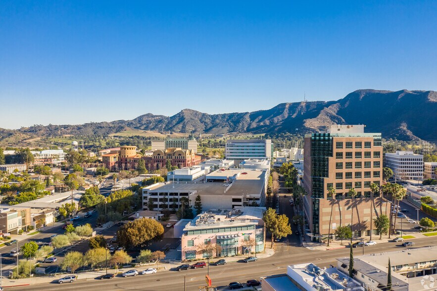 More Photos Of 2520 W Olive Ave, Burbank Medical For Lease