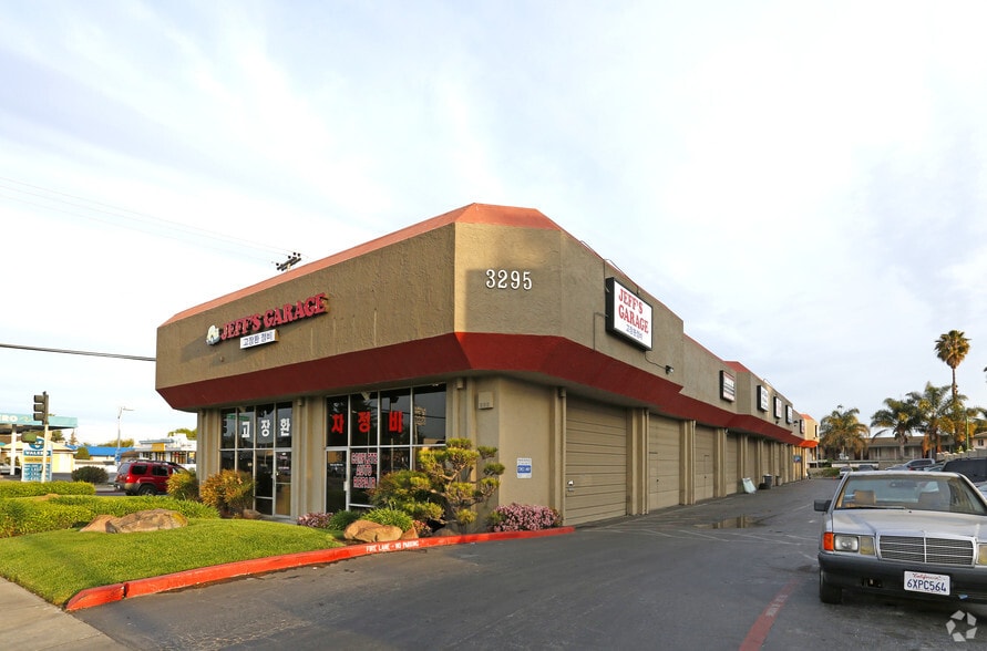 Primary Photo Of 3295 El Camino Real, Santa Clara Auto Repair For Lease