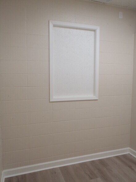 More Photos Of 2025 McLarty Dr, Newport Office For Sale