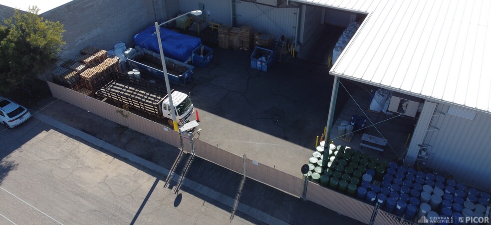More Photos Of 2101 E Beverly Dr, Tucson Warehouse For Sale