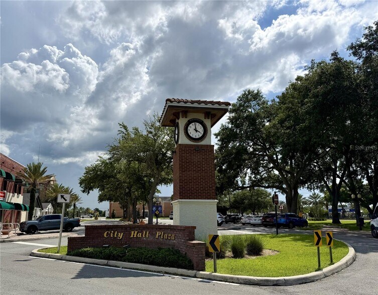 More Photos Of 208 Center St, Auburndale Office For Sale