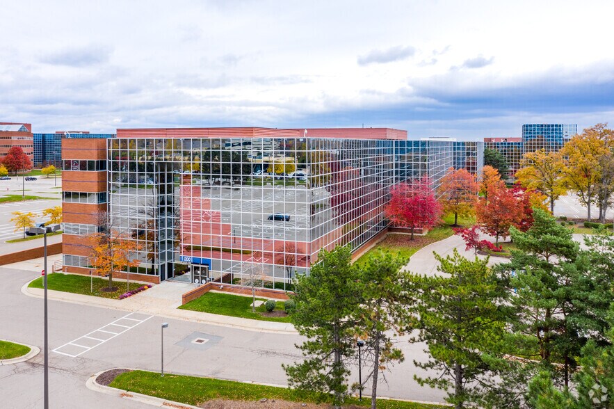 More Photos Of 300 Galleria Officentre, Southfield Unknown For Lease
