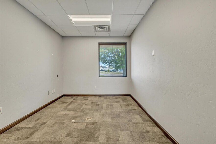 More Photos Of 809 Cornell Pky, Oklahoma City Storefront Retail Residential For Lease