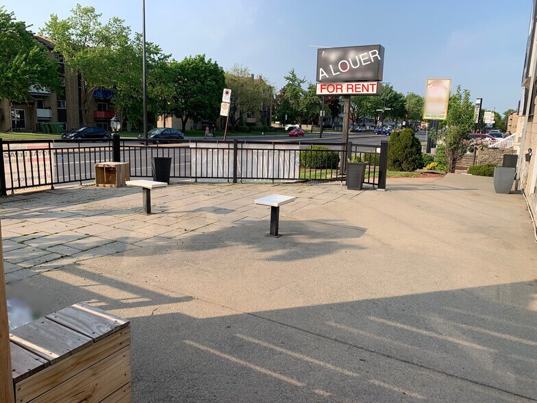 More Photos Of 7300-7310 Boul Maurice-Duplessis, Montréal Restaurant For Lease