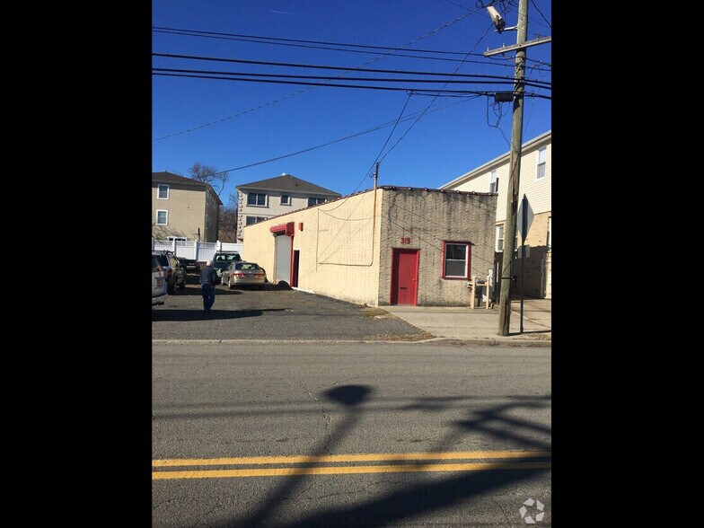 Primary Photo Of 319 Schuyler Ave, Kearny Warehouse For Sale