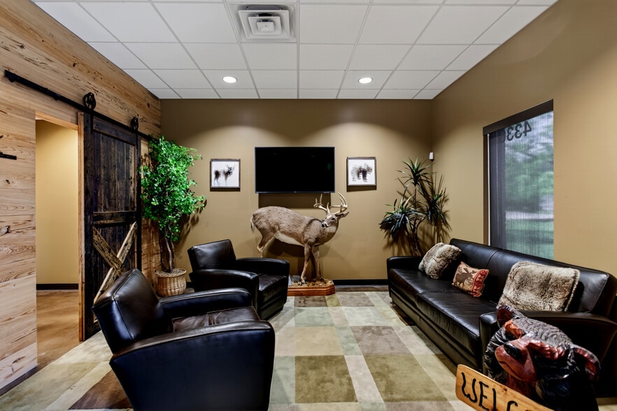 More Photos Of 4336 Kenilwood Dr, Nashville Storefront Retail Office For Sale