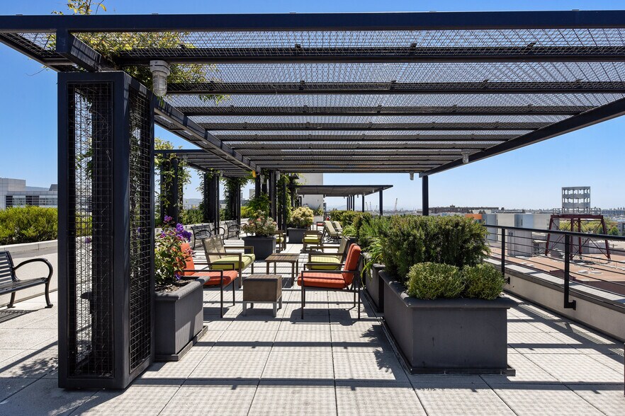 More Photos Of 288 3rd St, Oakland Apartments For Sale