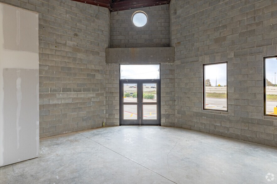 More Photos Of 18177 Gulf Fwy, Webster Office For Lease