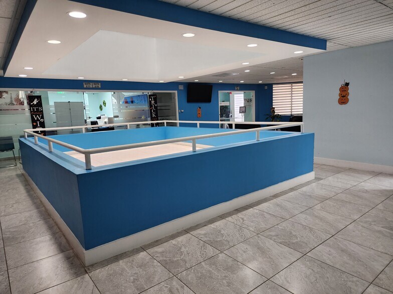 More Photos Of 4160 W 16th Ave, Hialeah Office For Lease