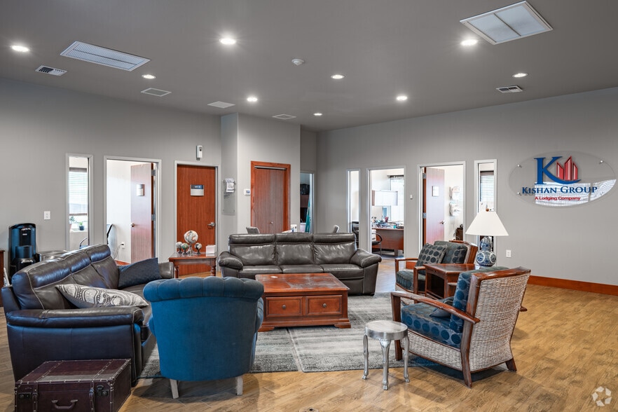 More Photos Of 1975 Selmi Dr, Reno Office For Sale