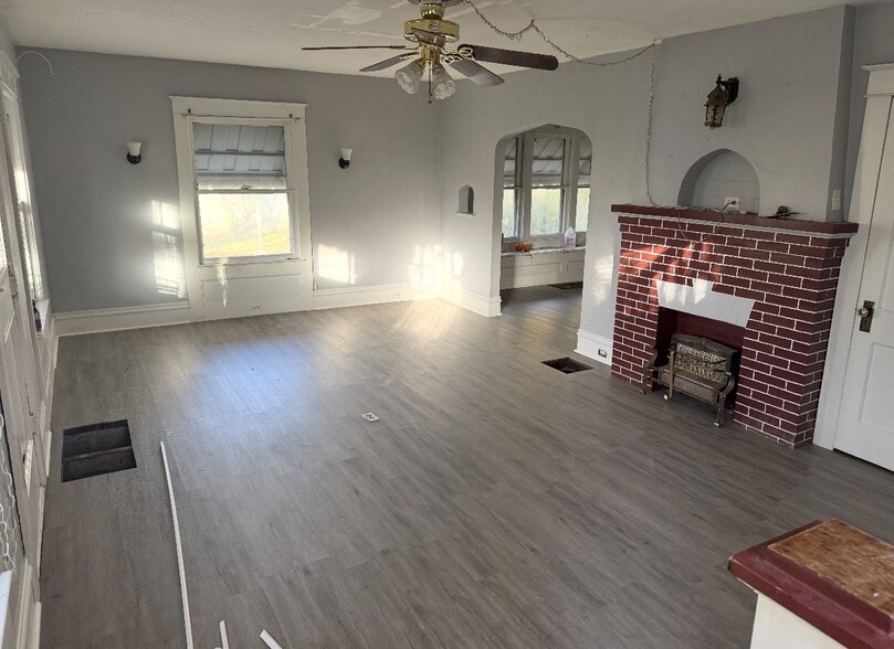 More Photos Of , Jamestown Unknown For Sale