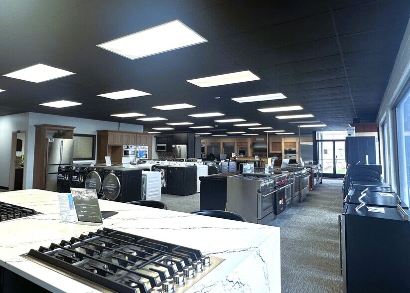 More Photos Of 3965 N Academy Blvd, Colorado Springs Freestanding For Sale