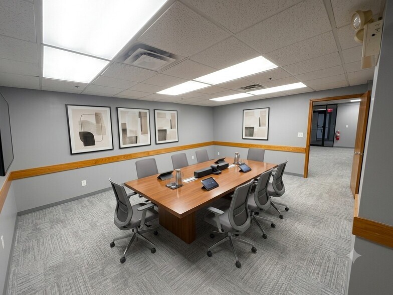 More Photos Of 3 W Pearl St, Batesville Manufacturing For Lease