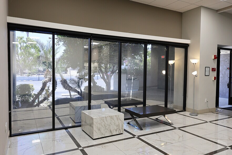More Photos Of 7050 Valjean Ave, Van Nuys Warehouse For Lease