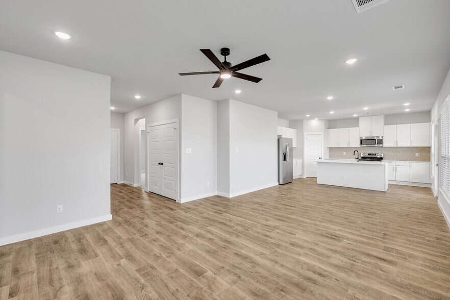 More Photos Of 4059 Clovis St, Midlothian Multifamily For Sale