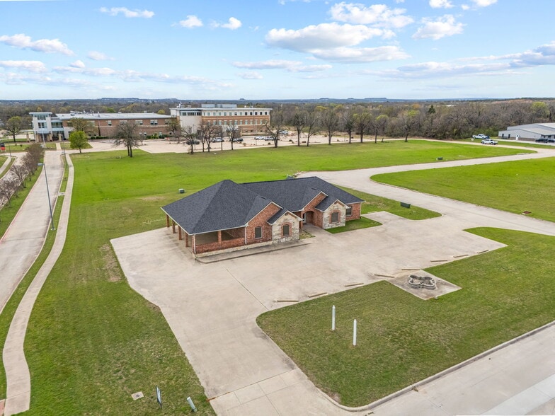 More Photos Of 401 Center Court Dr, Bridgeport Medical For Lease