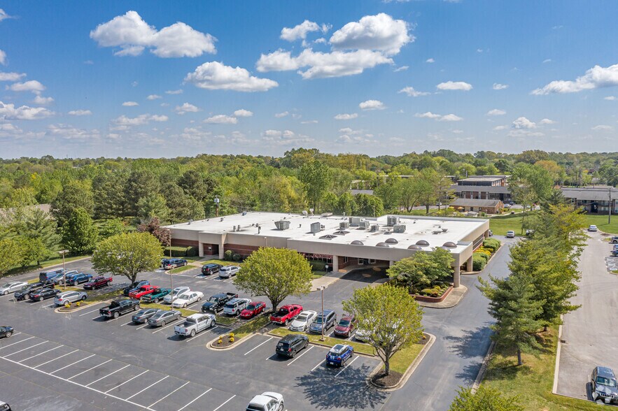 More Photos Of 141 Hillcrest Dr, Clarksville Medical For Lease